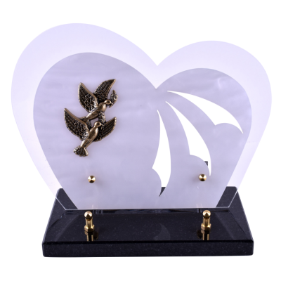 Coeur nacré blanc bronze Envol de colombes
